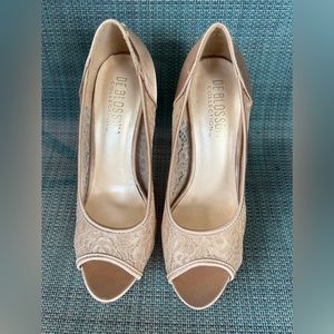 De Blossom Collection is a beautiful heel